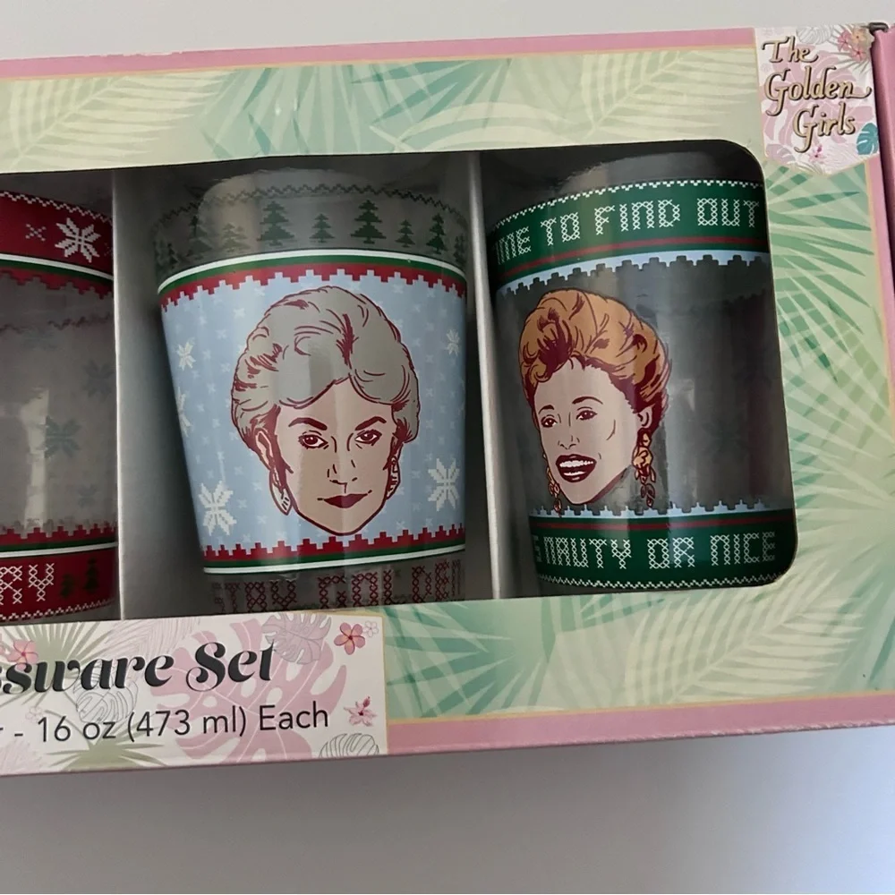 Golden Girls Silver Buffalo Holiday Glassware Set